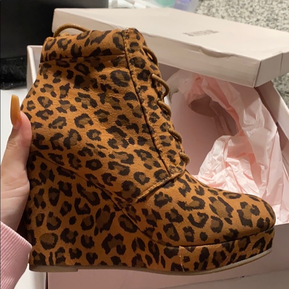 Booties- Cheetah Print - Picture 2 of 2